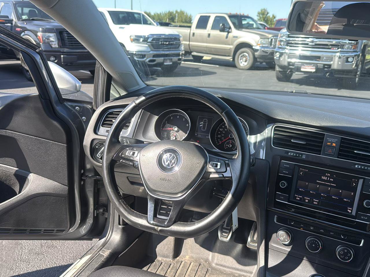 Used 2018 Volkswagen Golf Alltrack S AWD/4WD image 23