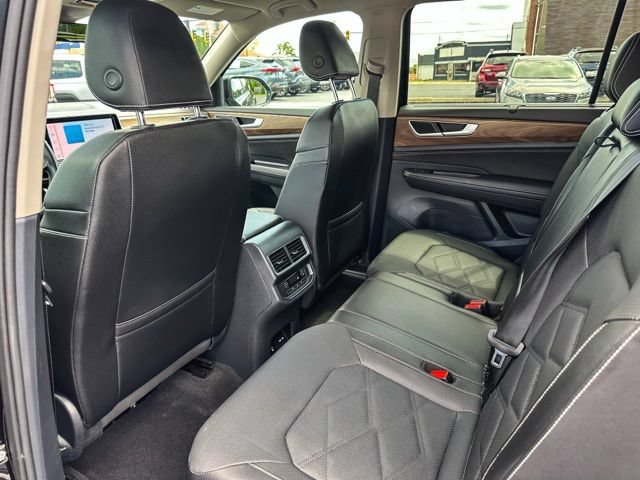 Used 2025 Volkswagen Atlas SE FWD image 21