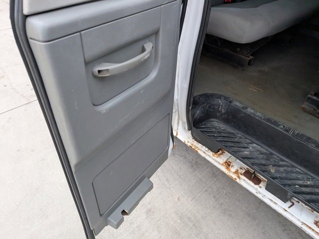 Used 2009 Ford E-350 and Econoline 350 XLT image 23