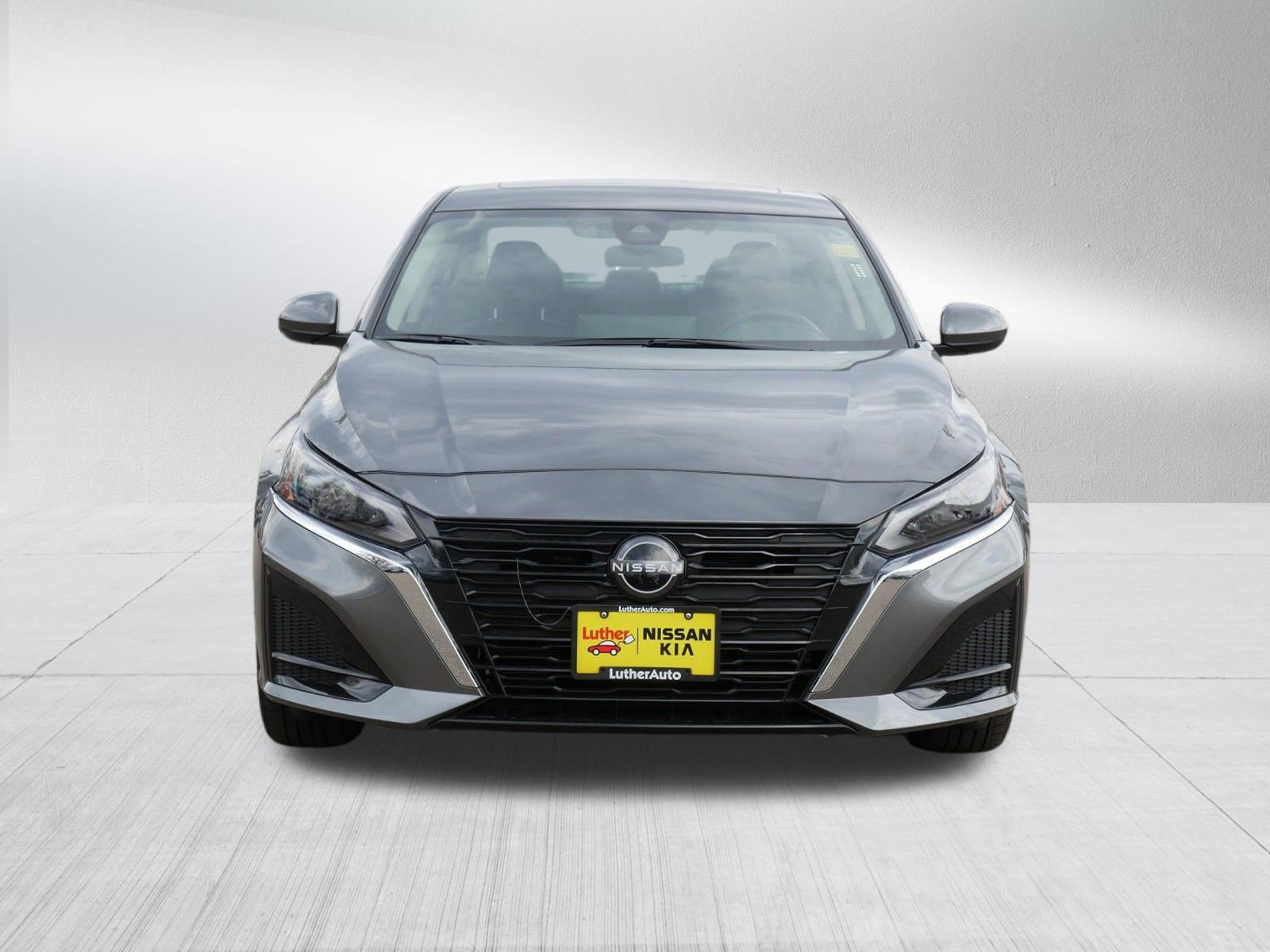 Certified 2023 Nissan Altima 2.5 SV w/ SV Premium Package AWD/4WD image 2