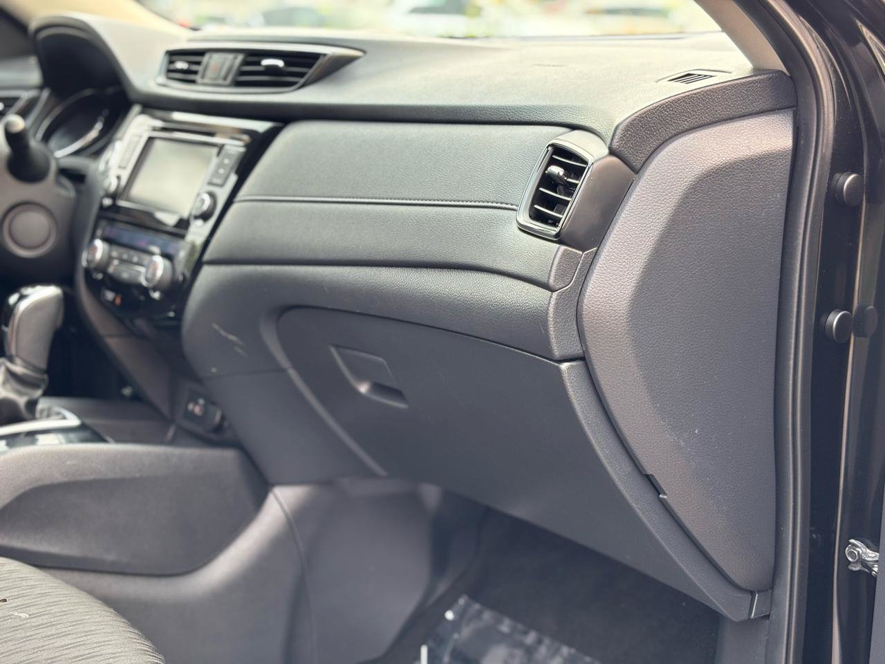 Used 2019 Nissan Rogue SV AWD/4WD image 40