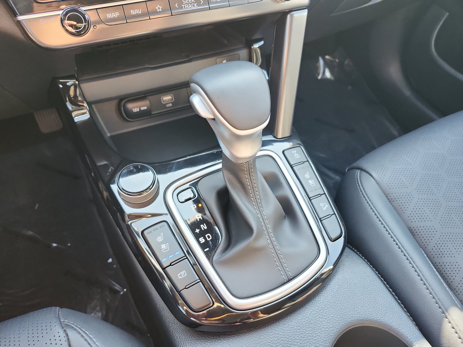 Used 2024 Kia Seltos SX w/ SX Sunroof Package AWD/4WD image 24