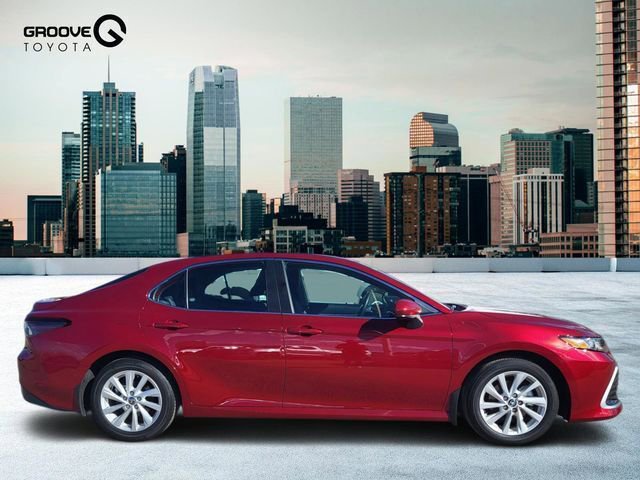 Used 2022 Toyota Camry LE image 6