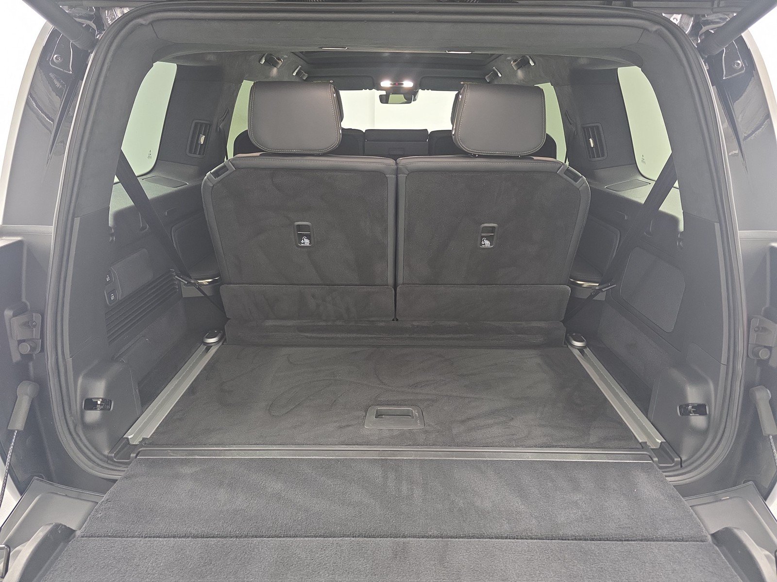 Used 2024 Rivian R1S Adventure AWD/4WD image 15