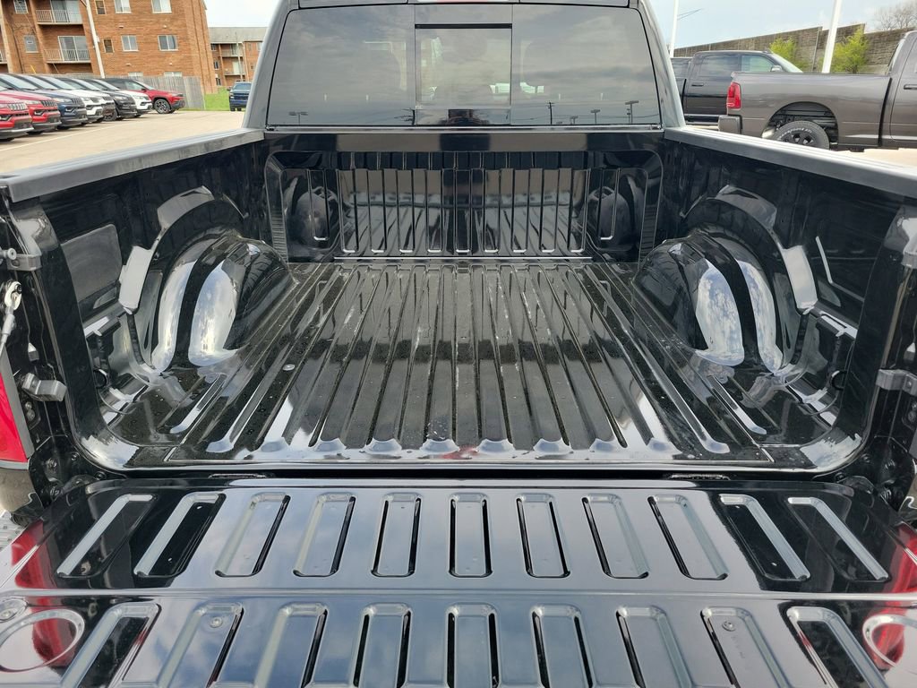 New 2026 RAM 1500 4x4 Crew Cab image 8
