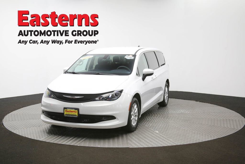 Used 2022 Chrysler Voyager LX image 51