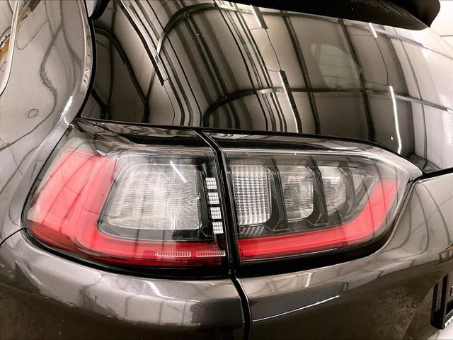 Used 2019 Jeep Cherokee Limited w/ Technology Group AWD/4WD image 29