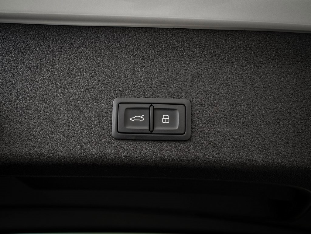 Used 2021 Audi e-tron Premium w/ Convenience Plus Package image 19