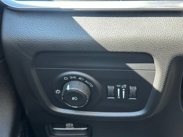 New 2025 Jeep Grand Cherokee L Overland AWD/4WD image 17