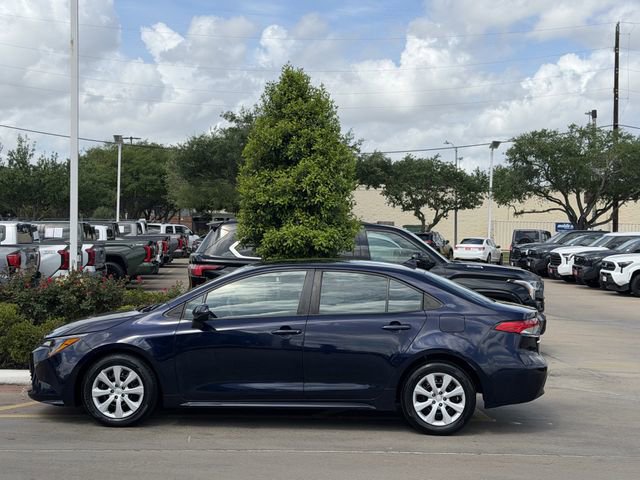 Used 2023 Toyota Corolla LE FWD image 4