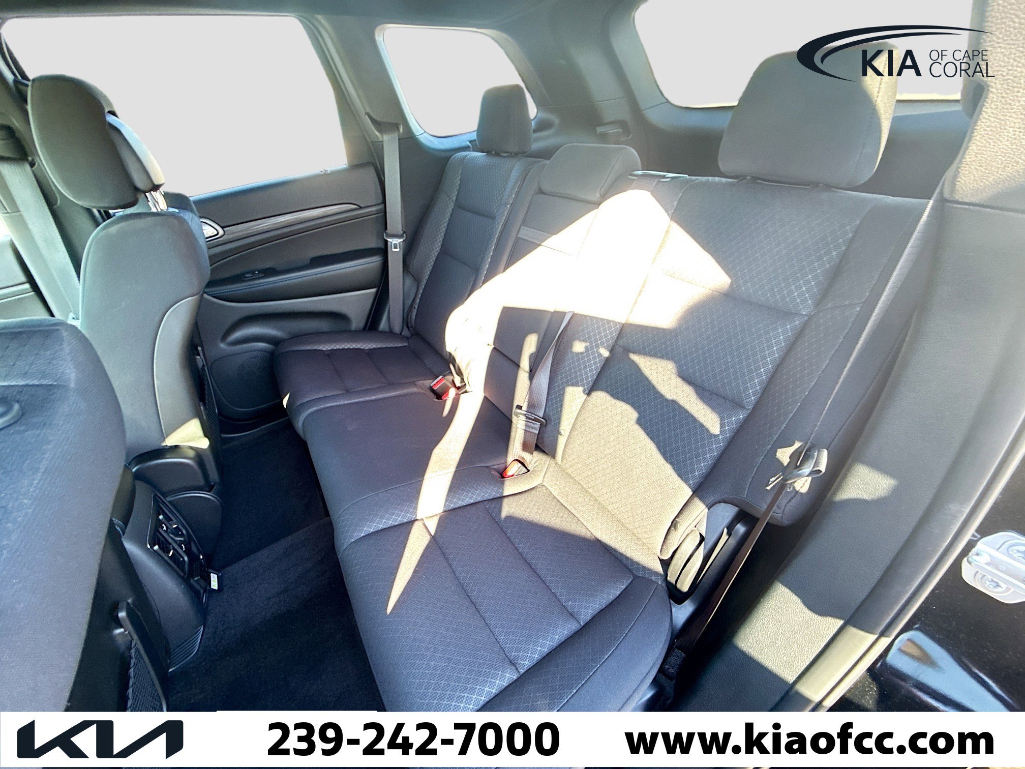 Used 2019 Jeep Grand Cherokee Laredo image 19