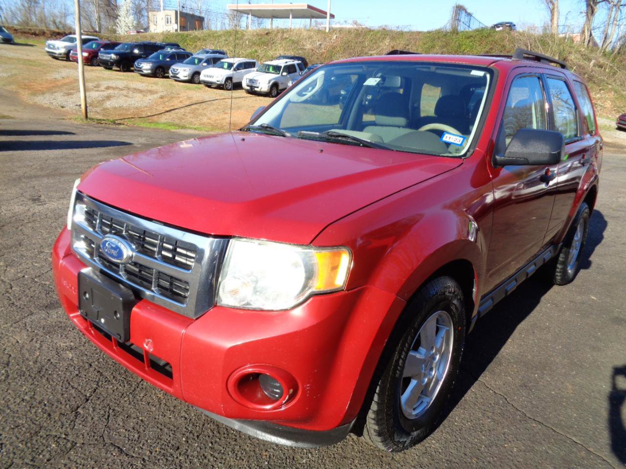 Used 2010 Ford Escape XLS FWD image 1