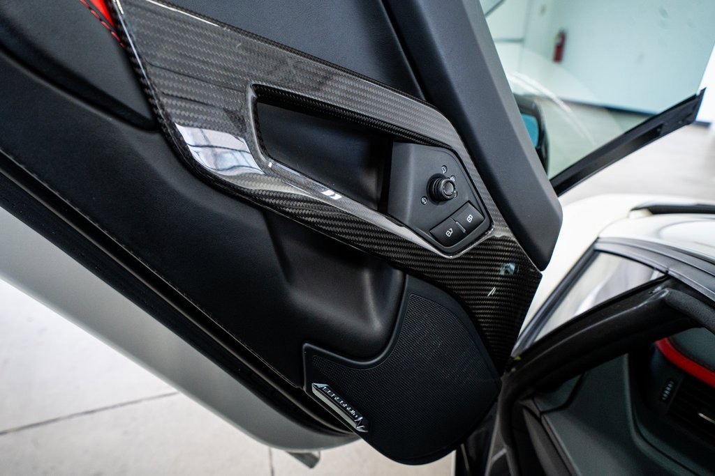 Used 2017 Lamborghini Aventador S image 42