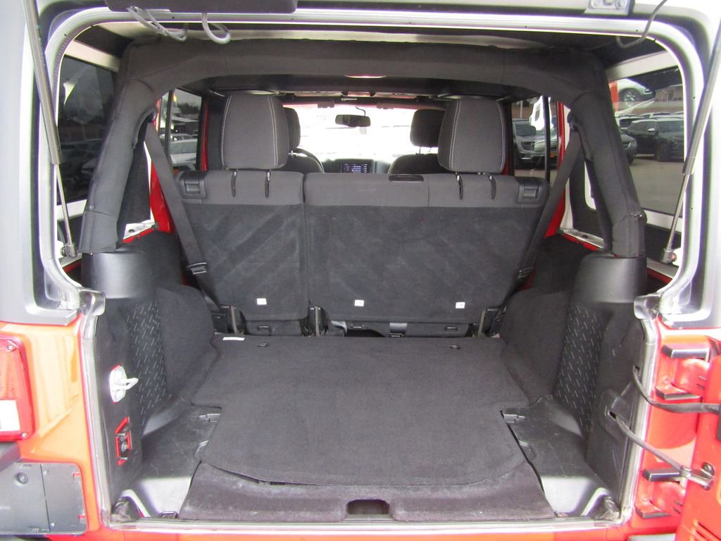 Used 2018 Jeep Wrangler Unlimited Sahara image 26