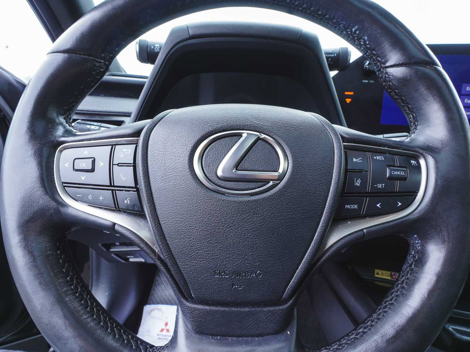 Used 2023 Lexus UX 250h AWD w/ Premium Package image 27