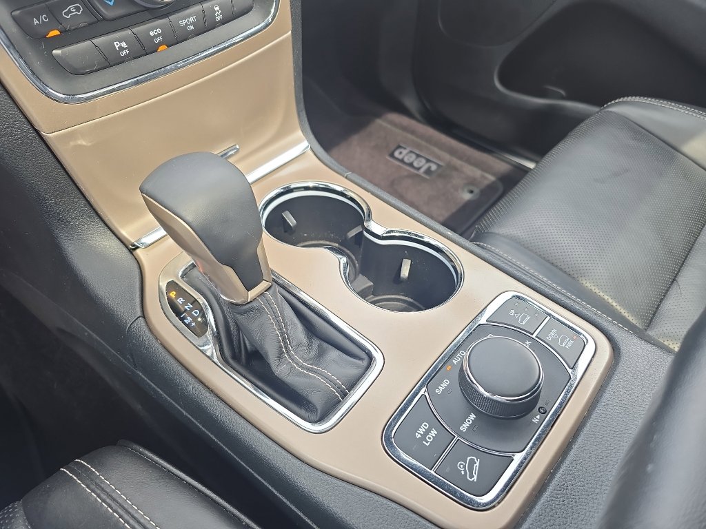 Used 2017 Jeep Grand Cherokee Overland image 28