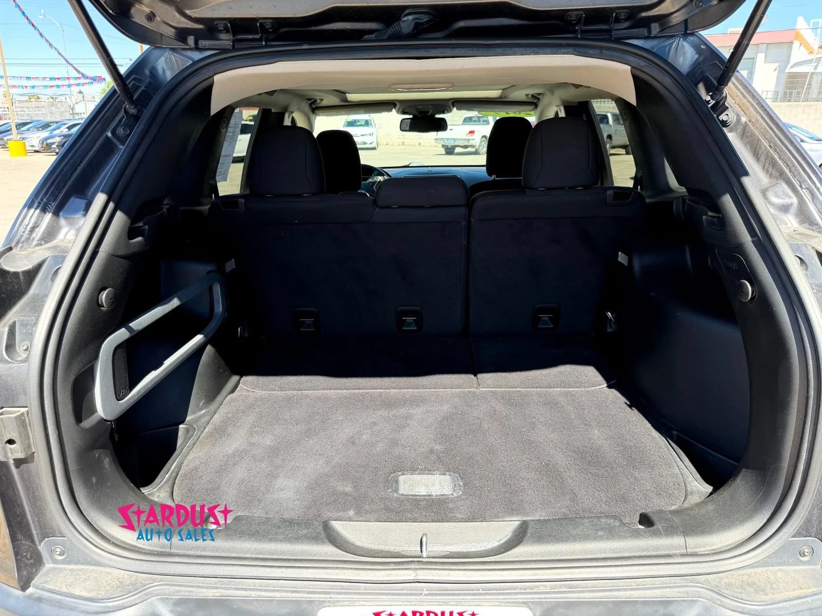 Used 2017 Jeep Cherokee 75th Anniversary FWD image 6