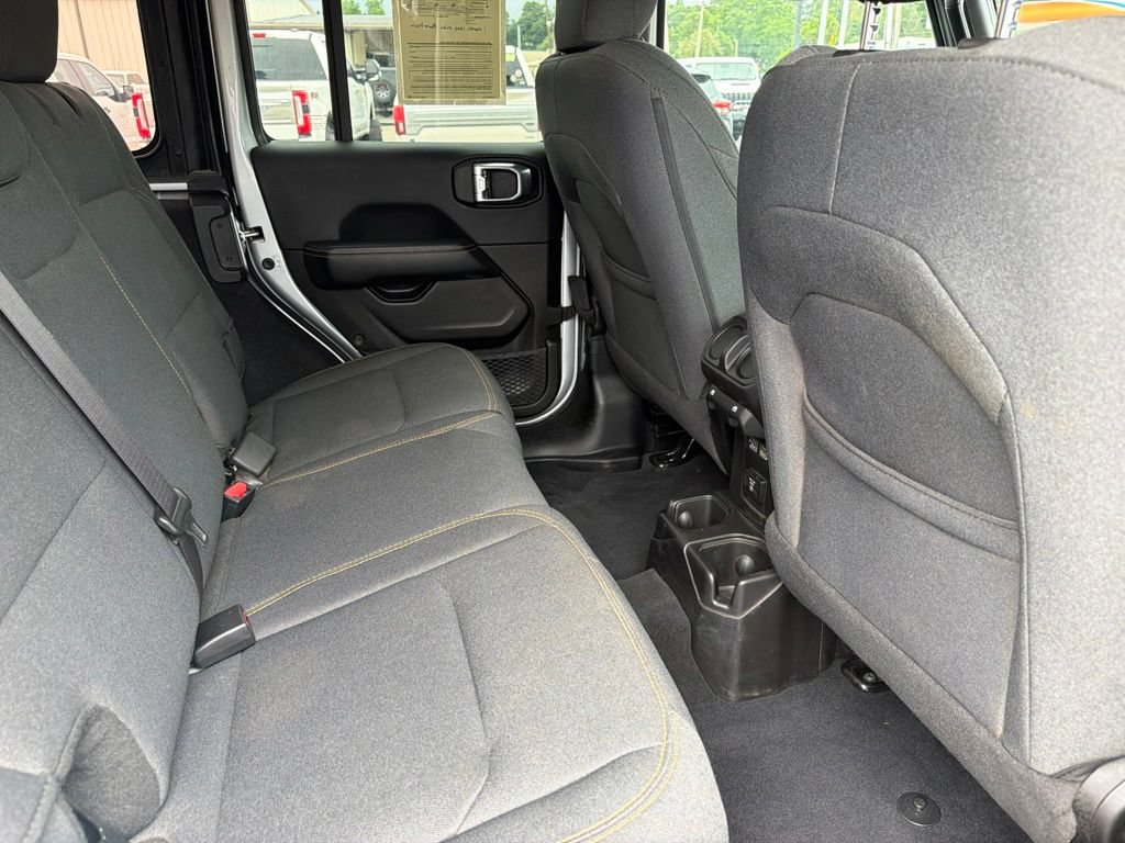 Used 2024 Jeep Wrangler Unlimited Sahara w/ Safety Group AWD/4WD image 18