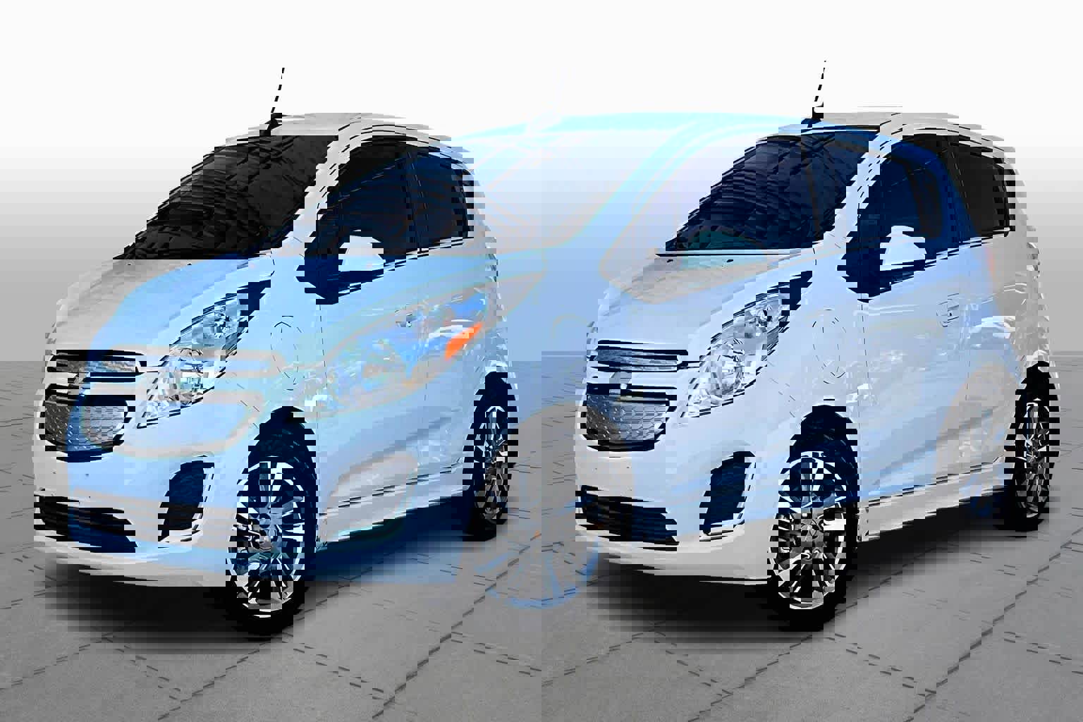 Used 2015 Chevrolet Spark LT image 33