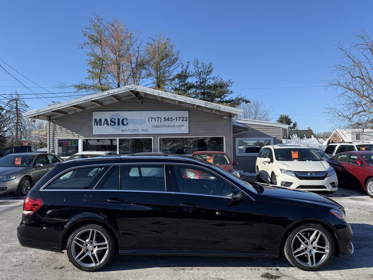 Used 2015 Mercedes-Benz E 350 E 350 4MATIC AWD 4dr Wagon w/ Premium 1 Package image 3