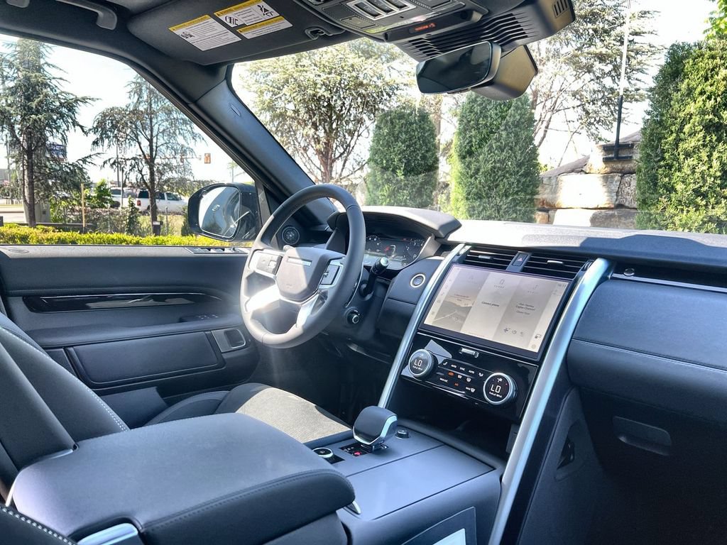 New 2026 Land Rover Discovery S AWD/4WD image 14