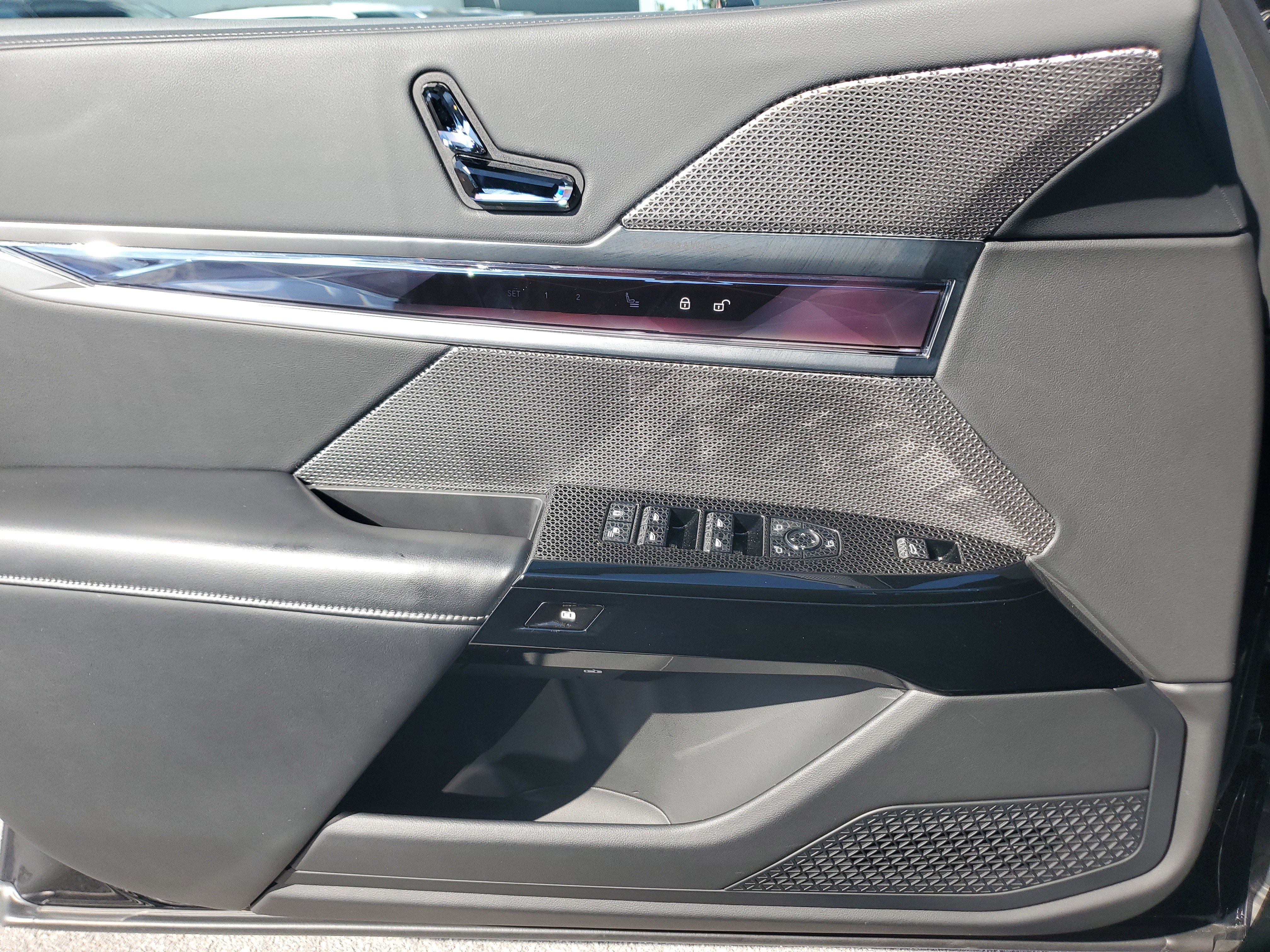 Used 2024 BMW 740i image 22