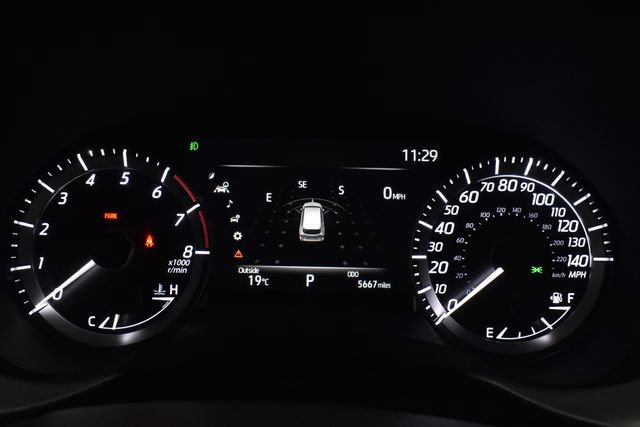 Used 2023 Toyota Highlander XLE image 28