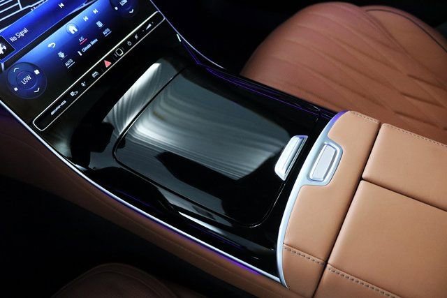 Used 2024 Mercedes-Benz S 63 AMG S w/ Carbon Fiber Exterior Package image 32