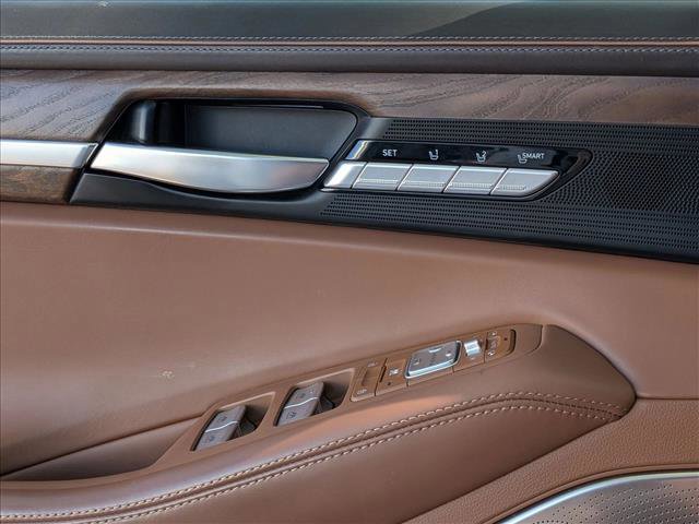 Used 2020 Genesis G90 5.0 Ultimate image 3