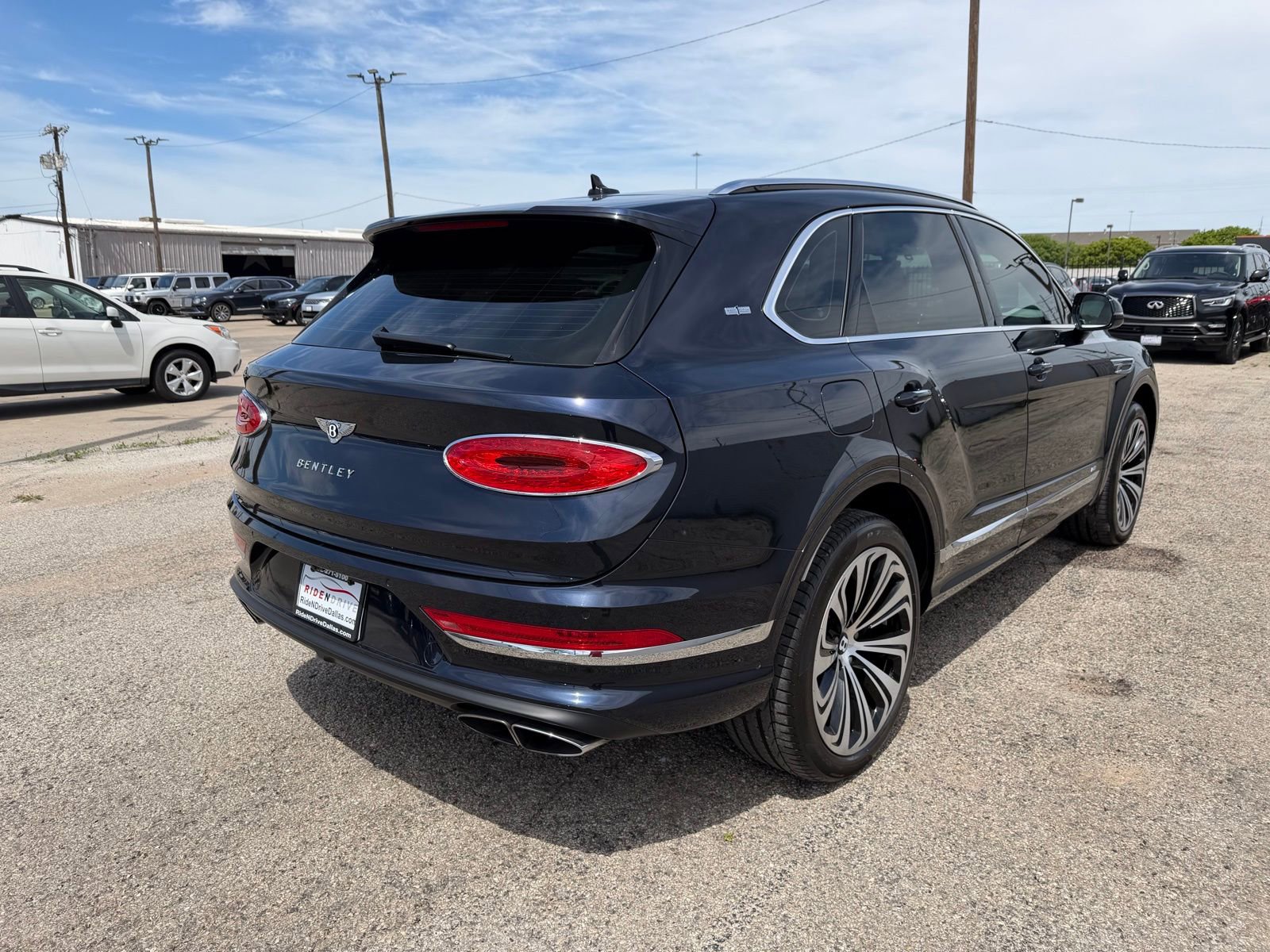 Used 2021 Bentley Bentayga image 7