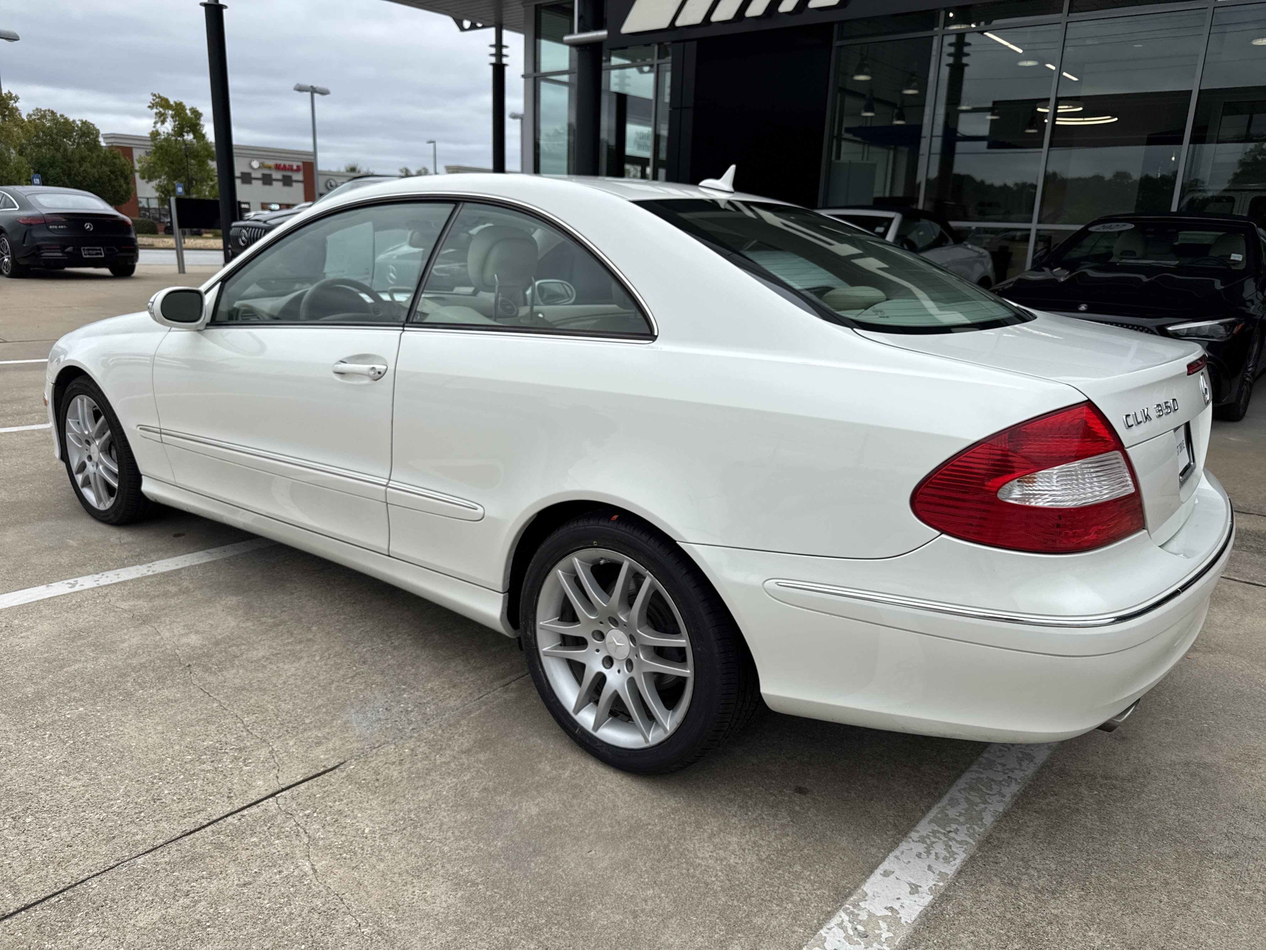 Used 2008 Mercedes-Benz CLK 350 Coupe image 8