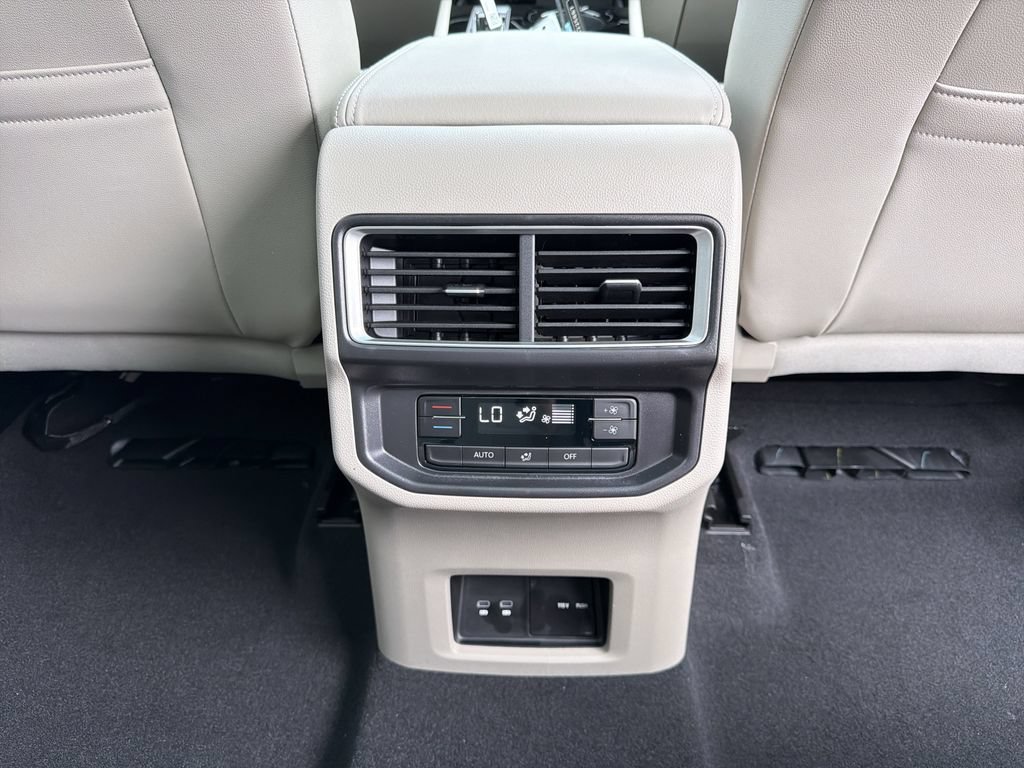 New 2026 Volkswagen Atlas SE FWD image 22