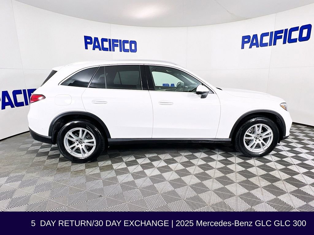 Used 2025 Mercedes-Benz GLC 300 4MATIC image 8
