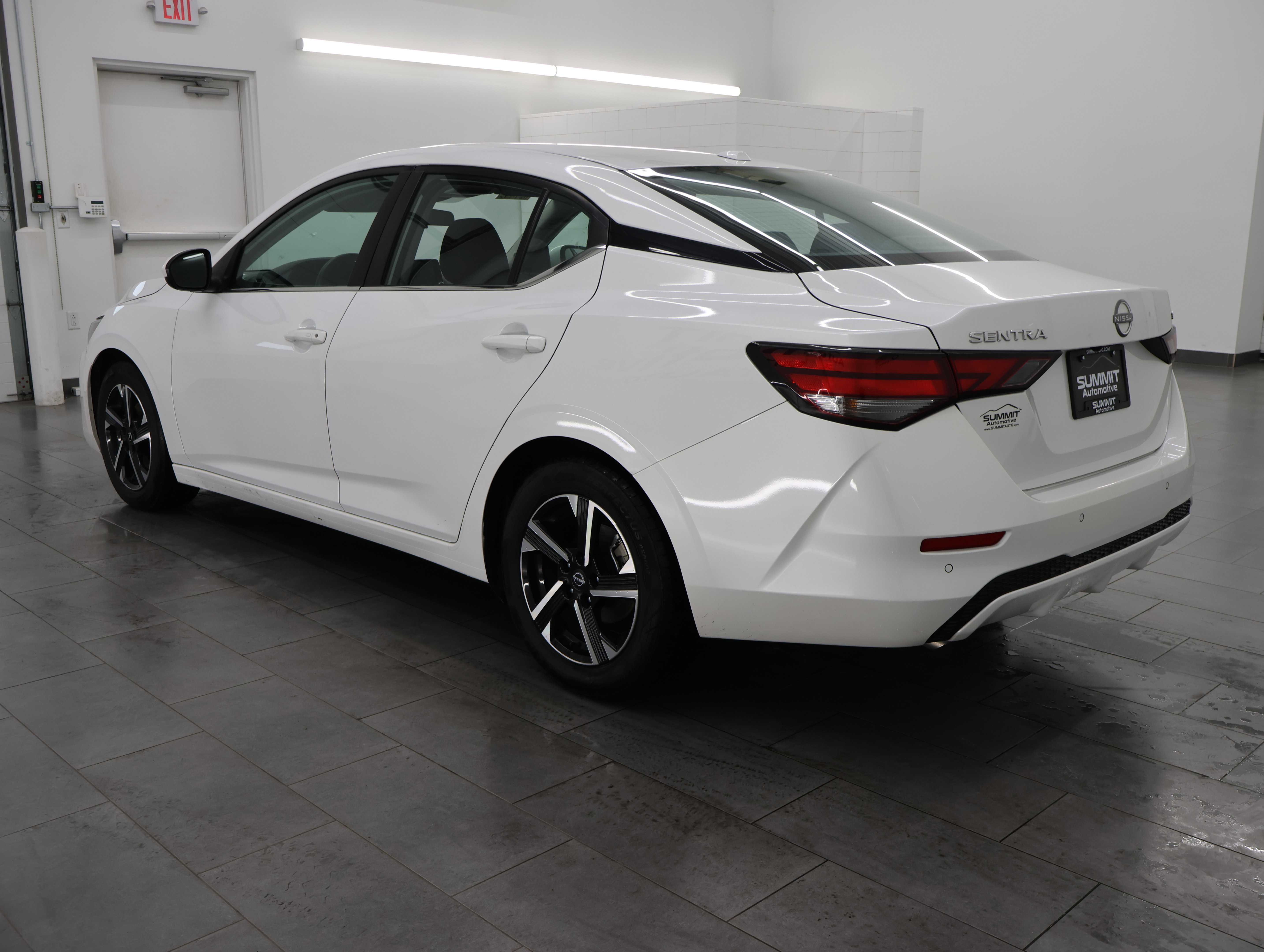 Used 2024 Nissan Sentra SV FWD image 6