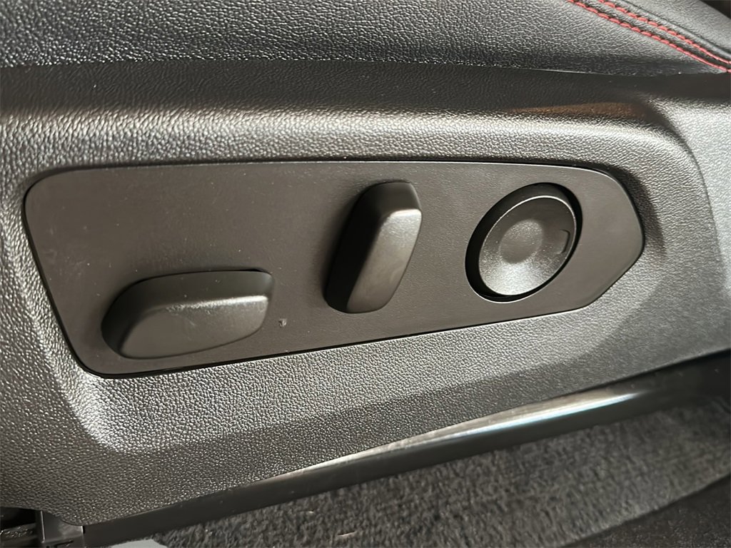 Used 2024 Chevrolet Colorado Z71 w/ Z71 Convenience Package 2 image 22