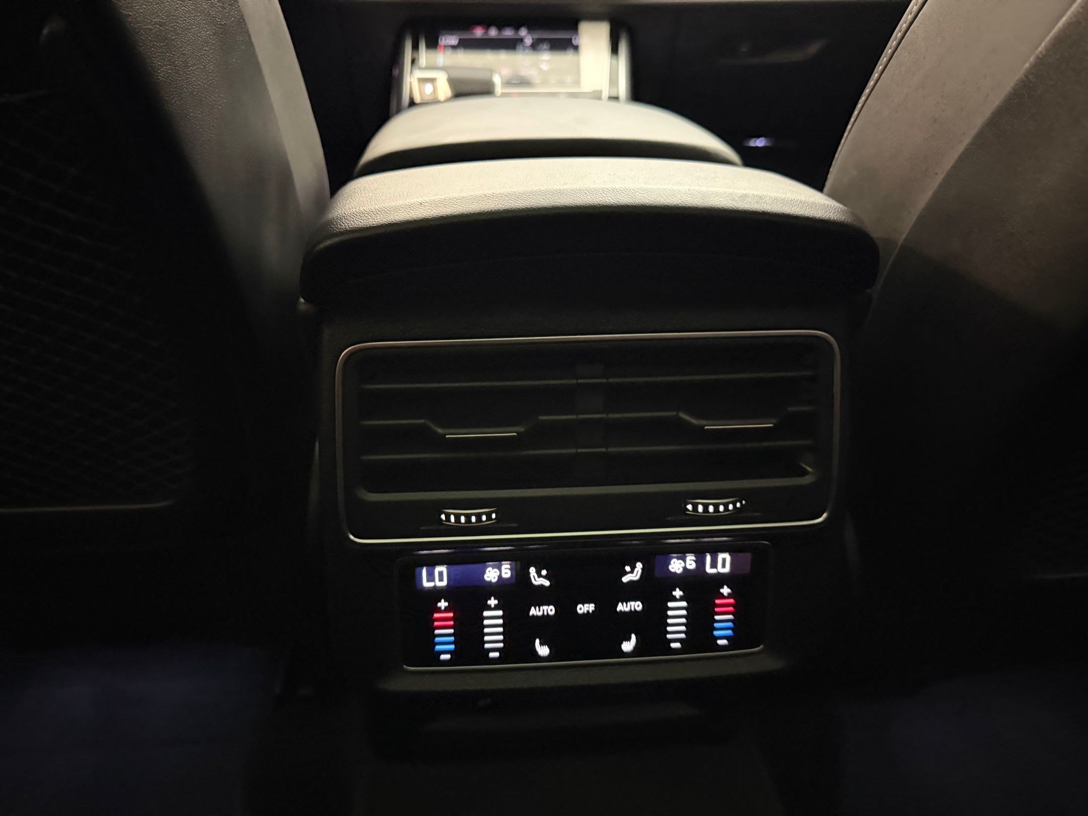 New 2026 Audi SQ7 Premium Plus AWD/4WD image 27