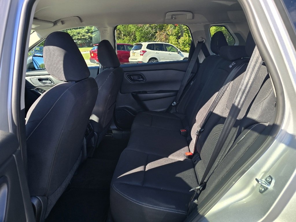 Used 2024 Nissan Rogue S image 12