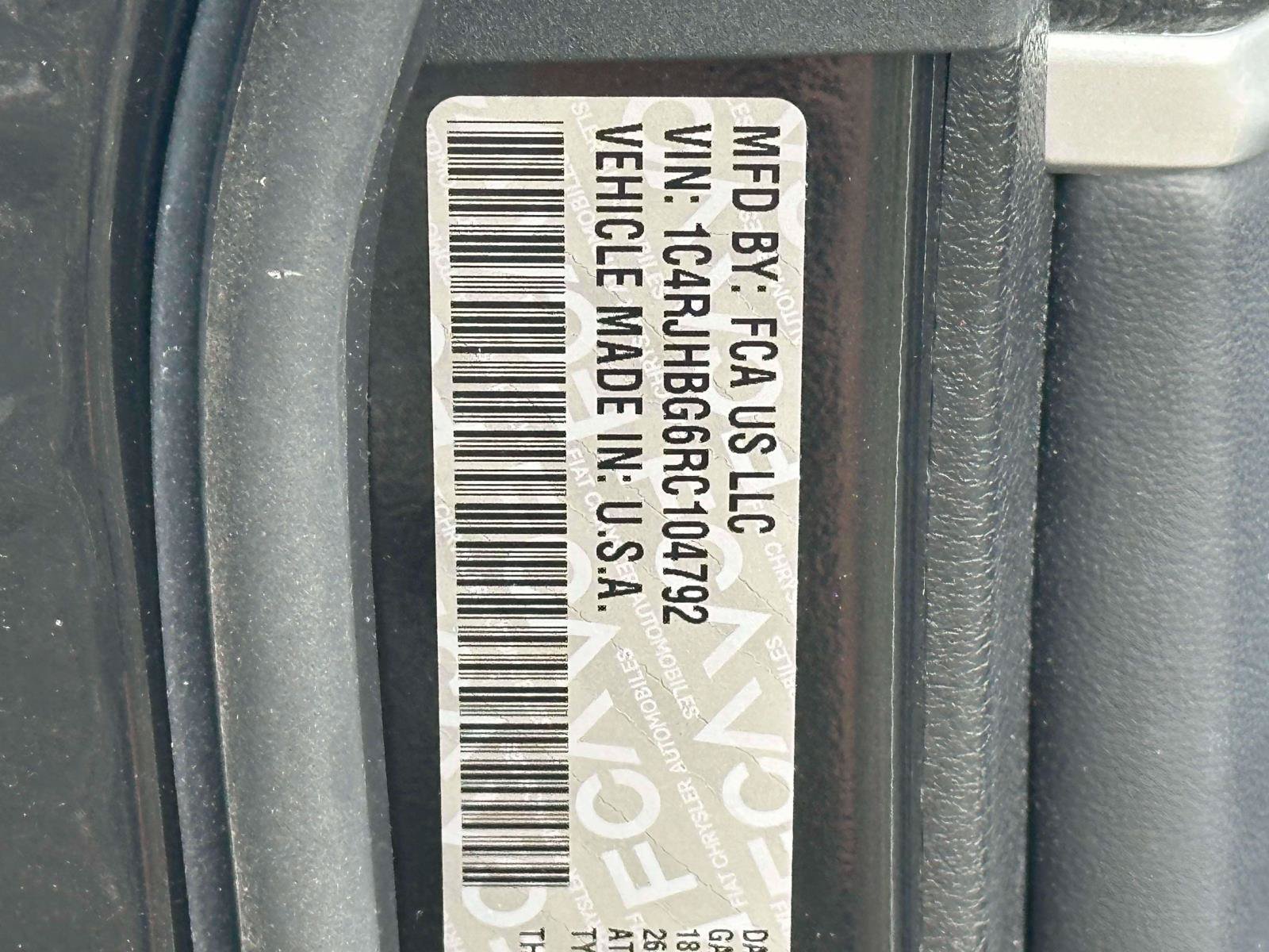 Used 2024 Jeep Grand Cherokee Limited AWD/4WD image 18