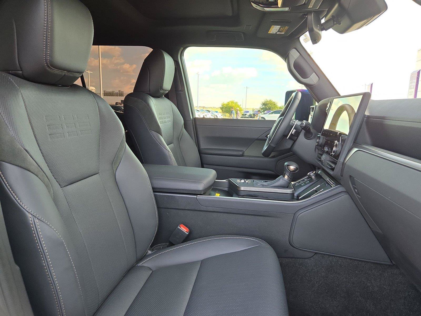 Used 2025 Lexus GX 550 AWD/4WD image 28