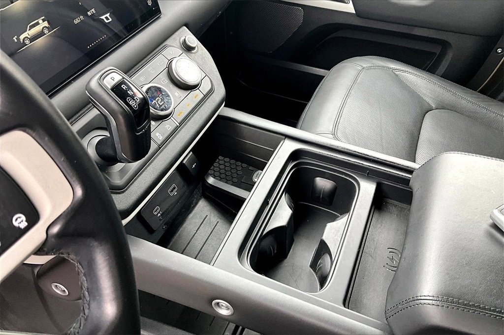 Used 2024 Land Rover Defender 110 SE image 12