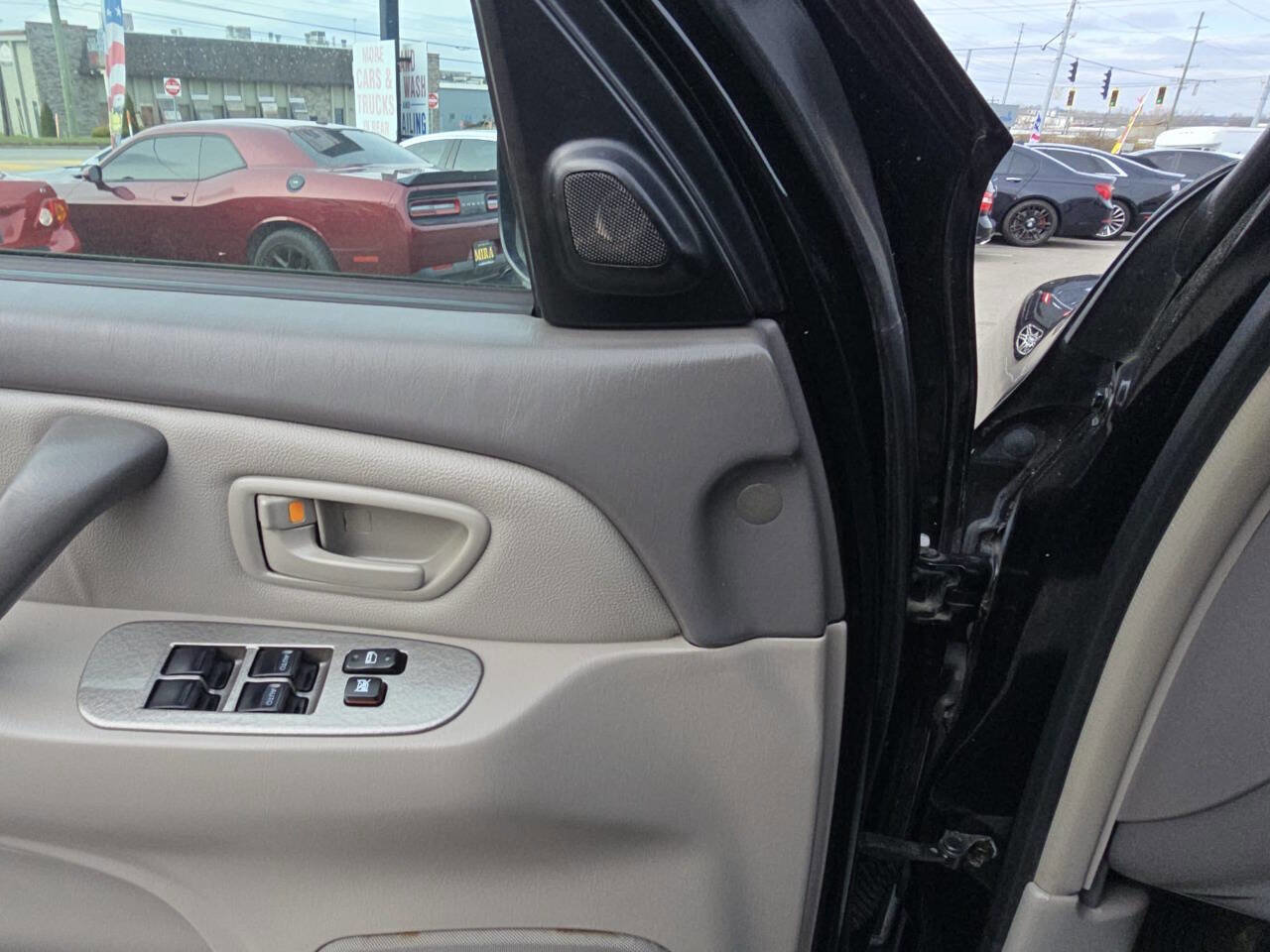 Used 2004 Toyota Sequoia Limited image 49