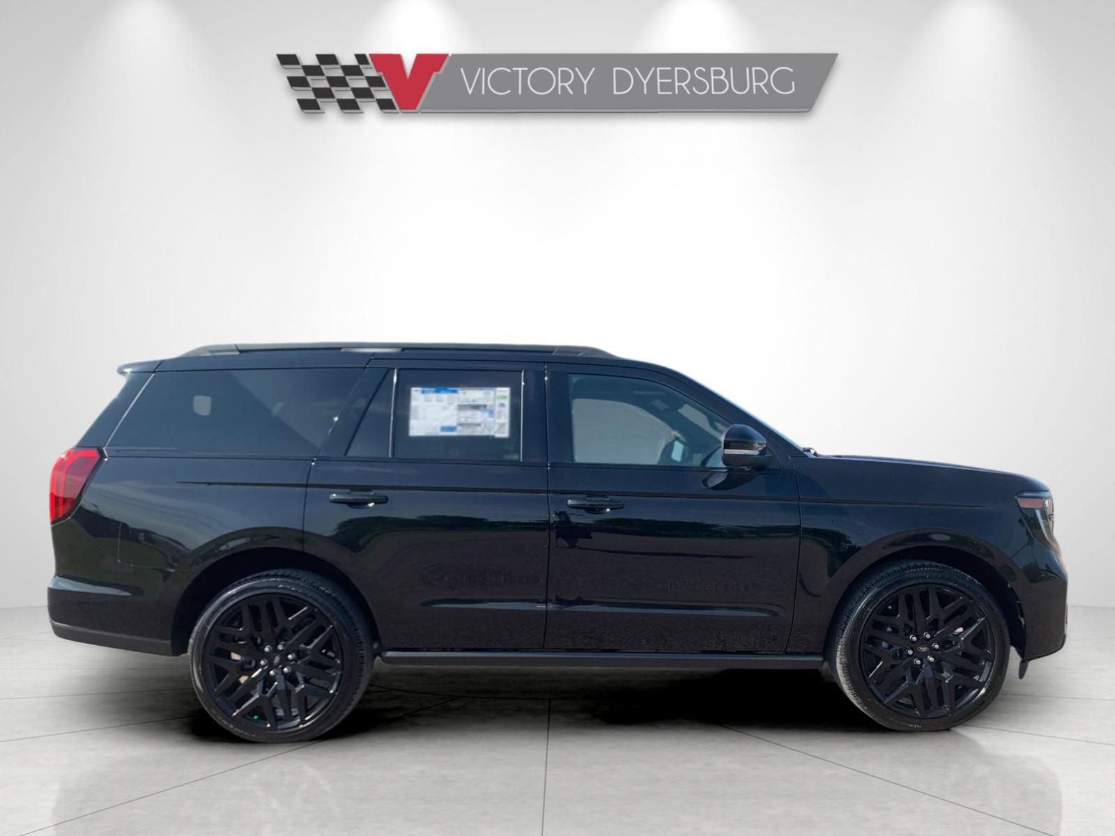 New 2027 Ford Expedition Platinum w/ Stealth Performance Package AWD/4WD image 3