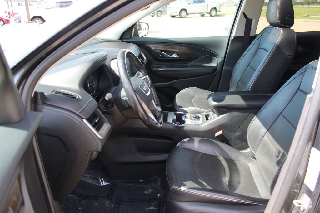 Used 2018 GMC Terrain Denali w/ GMC Pro Grade Package AWD/4WD image 6