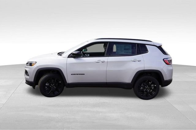 New 2025 Jeep Compass Latitude w/ Sun & Sound Group image 6