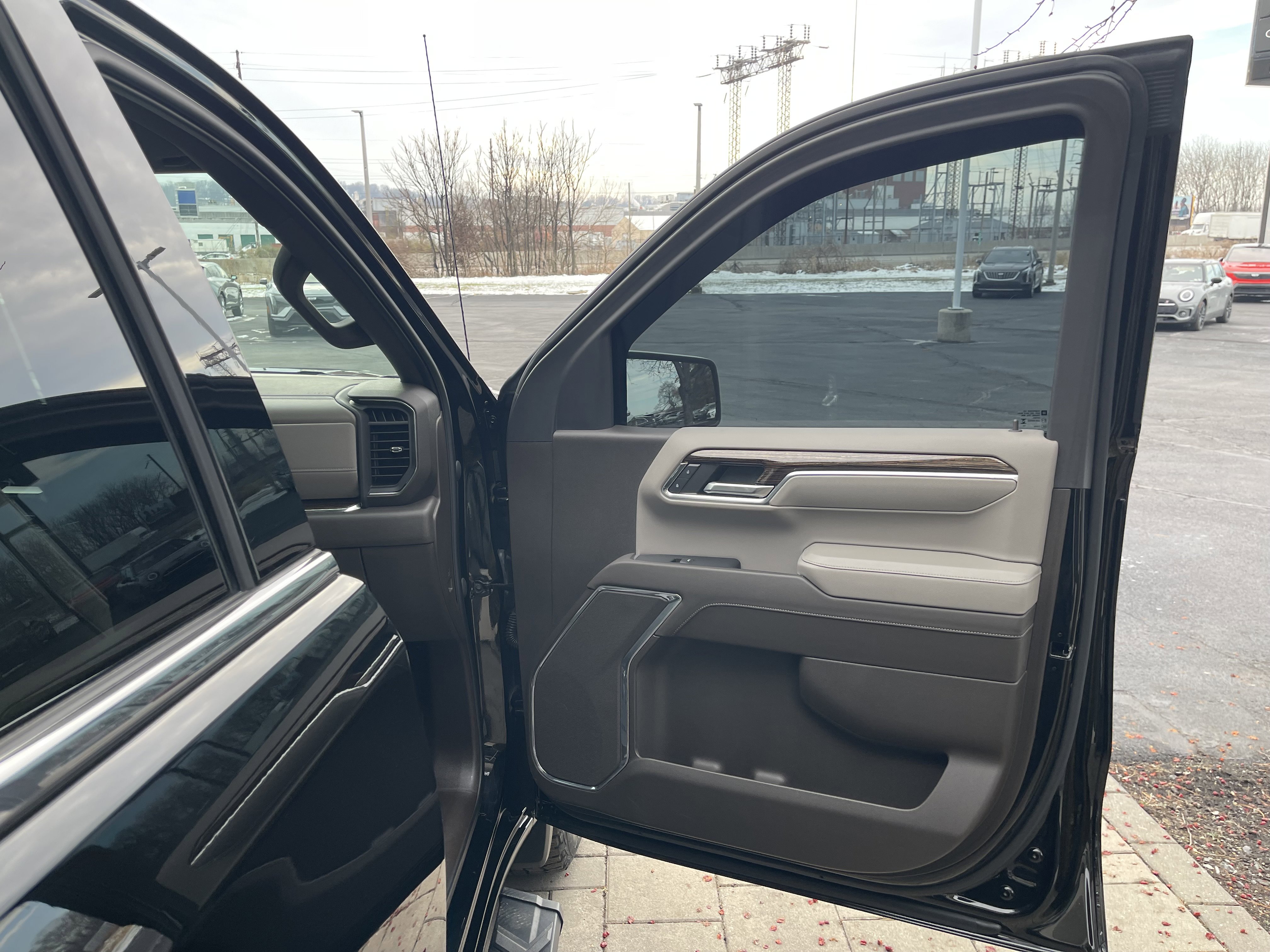 Used 2023 GMC Sierra 1500 SLE image 17