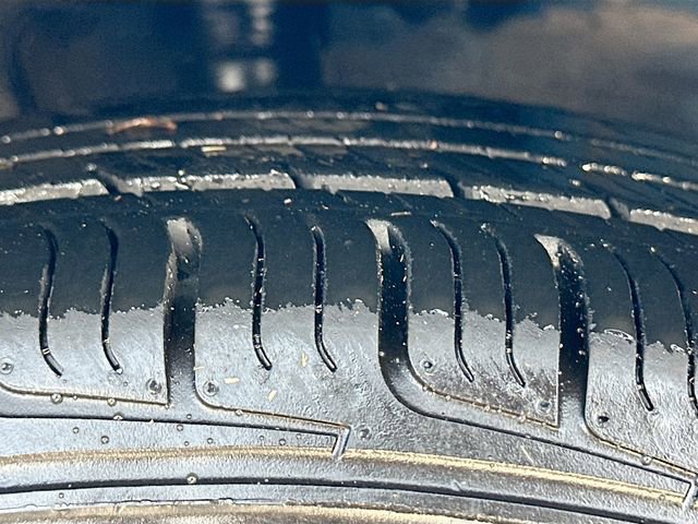 Used 2023 Nissan Versa SV image 29