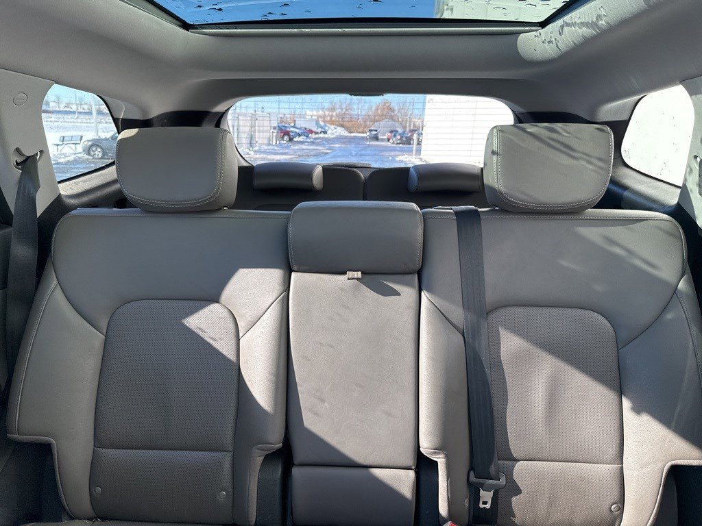 Used 2017 Hyundai Santa Fe SE w/ SE Ultimate Tech Package 03 image 9