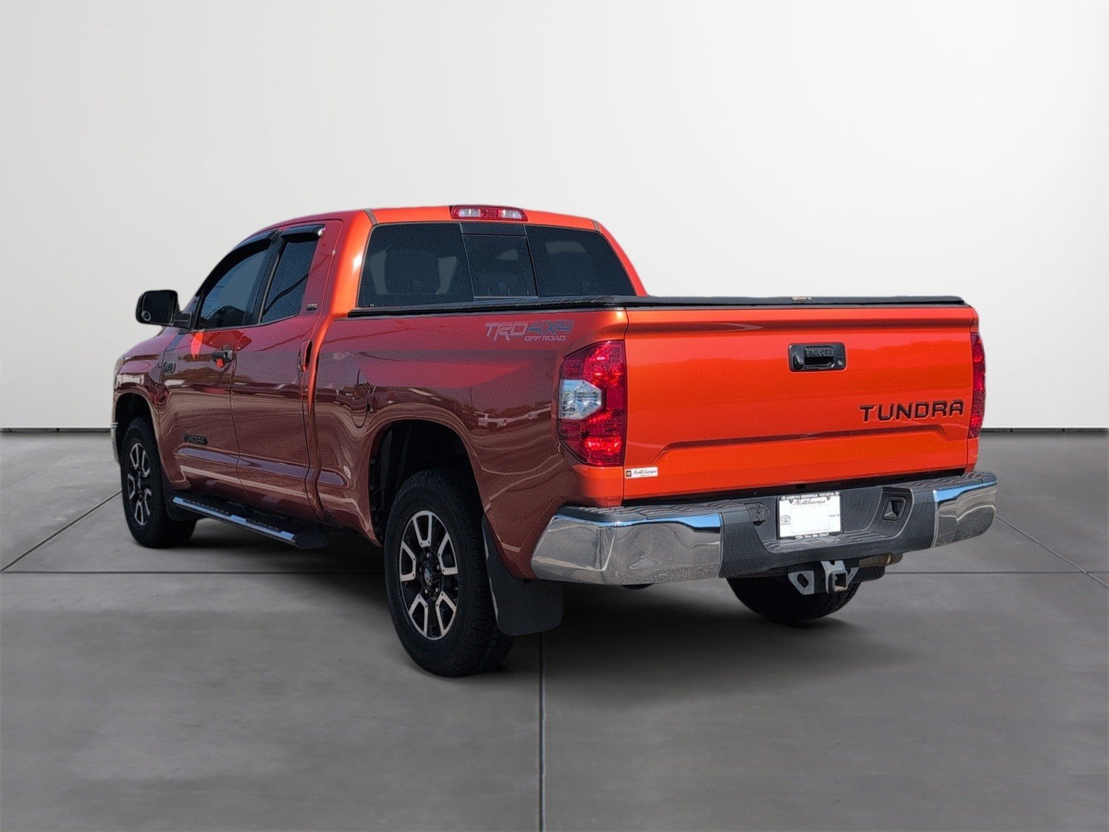 Used 2016 Toyota Tundra SR5 w/ TRD Off Road Package AWD/4WD image 4