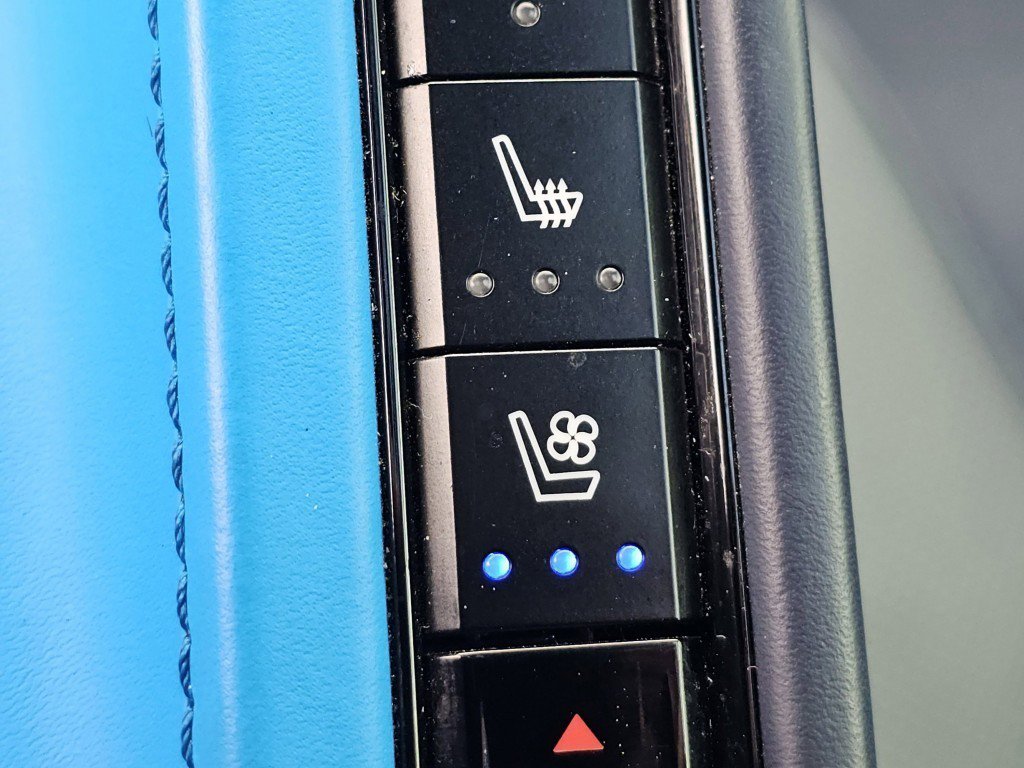 Used 2021 Chevrolet Corvette Stingray Premium Cpe w/ 3LT image 17