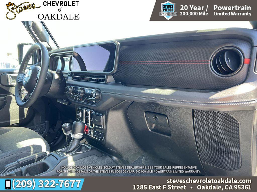 Used 2025 Jeep Wrangler Unlimited Rubicon AWD/4WD image 31
